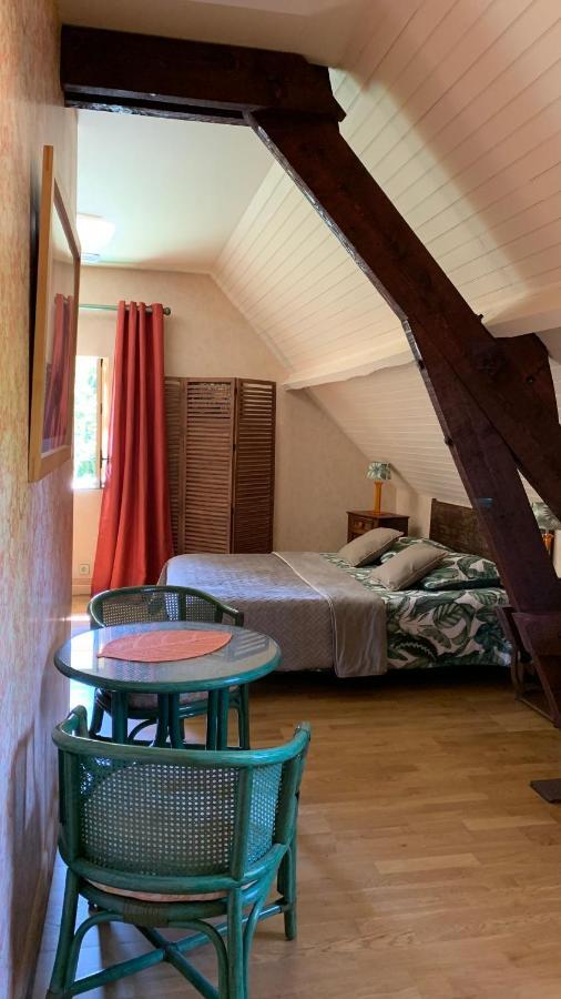 Le Moulin Du Boisset Bed & Breakfast Saint-Denis-les-Martel Exterior photo