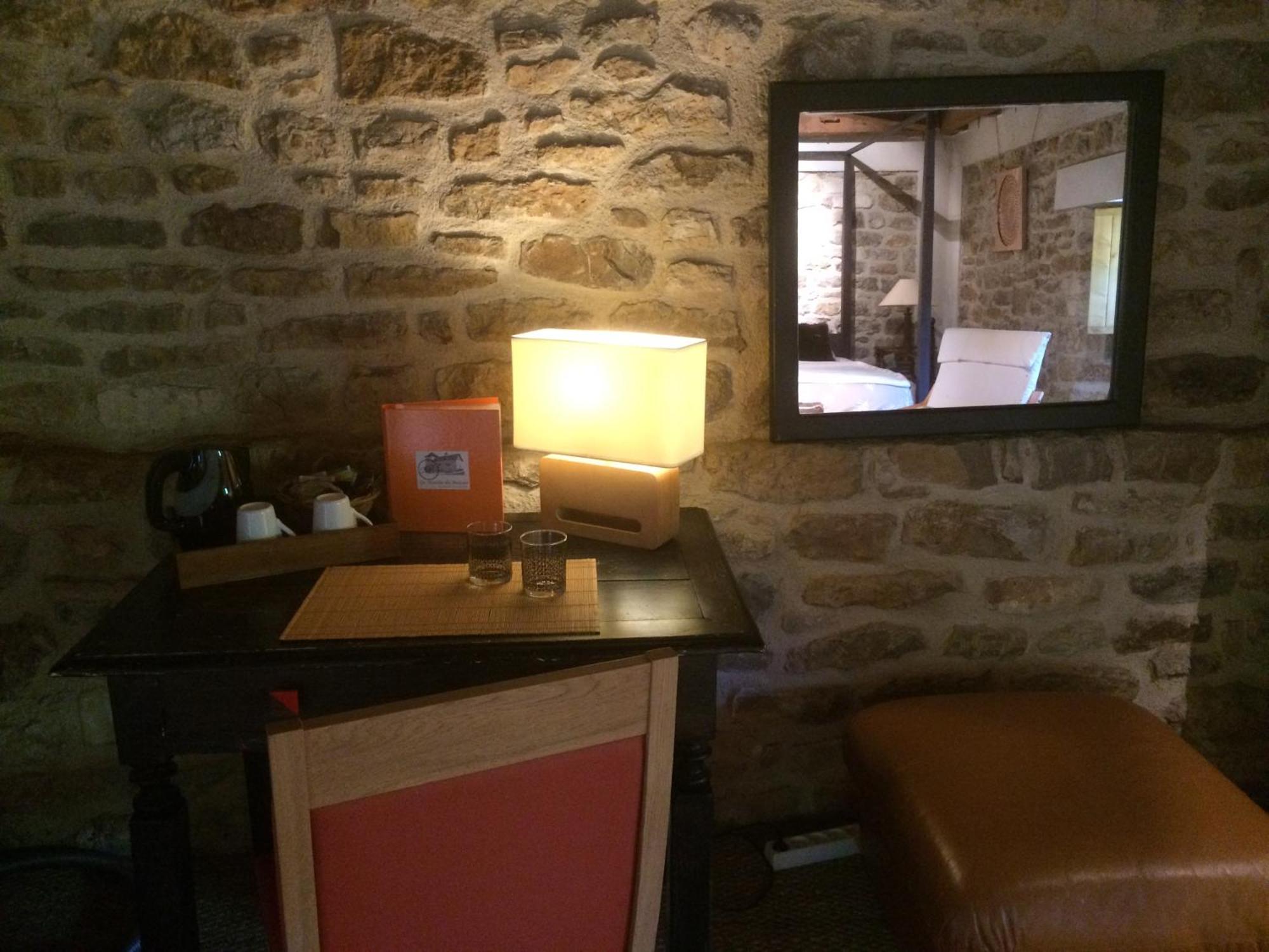 Le Moulin Du Boisset Bed & Breakfast Saint-Denis-les-Martel Room photo
